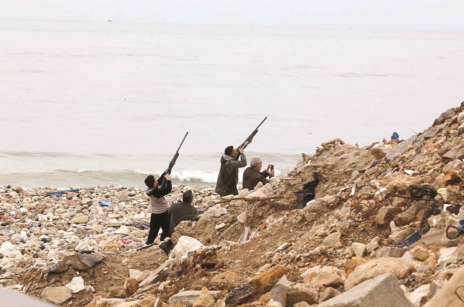 u0635u064au0627u062fu0648u0646 u0641u064a u0645u0643u0628 u00abu0643u0648u0633u062au0627 u0628u0631u0627u0641u0627u00bb u064au0635u0637u0627u062fu0648u0646 u0637u064au0648u0631 u0627u0644u0646u0648u0631u0633 u0623u0645u0633 (u0627 u0641 u0628)