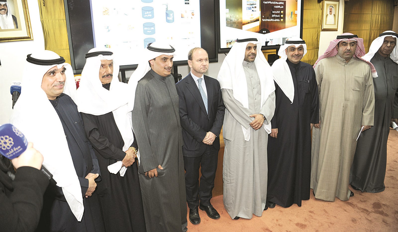 u0627u0644u062cu0628u0631u064a u0648u0627u0644u0645u0646u0641u0648u062du064a u064au062au0648u0633u0637u0627u0646 u0642u064au0627u062fu0627u062a u0627u0644u0628u0644u062fu064au0629 u0648u0645u0633u0624u0648u0644u064a u0627u0644u062cu0647u0627u062a u0627u0644u062du0643u0648u0645u064au0629   (u062au0635u0648u064au0631 u0637u0627u0631u0642 u0639u0632u0627u0644u064au0646)