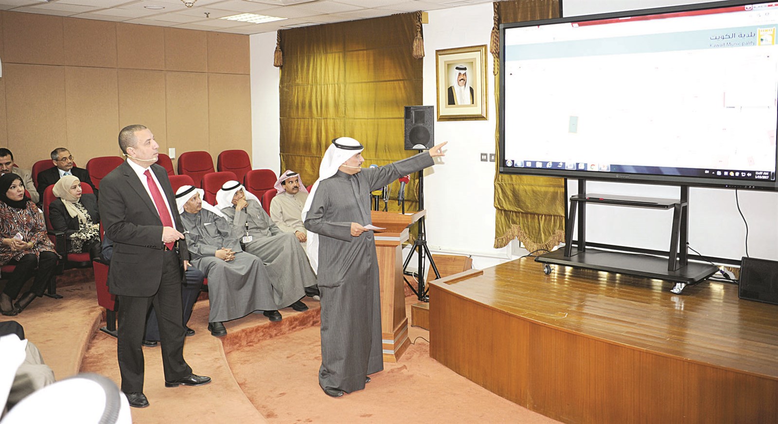 المنفوحي يقدم شرحاً تفصيلياً عن ميكنة الخدمات