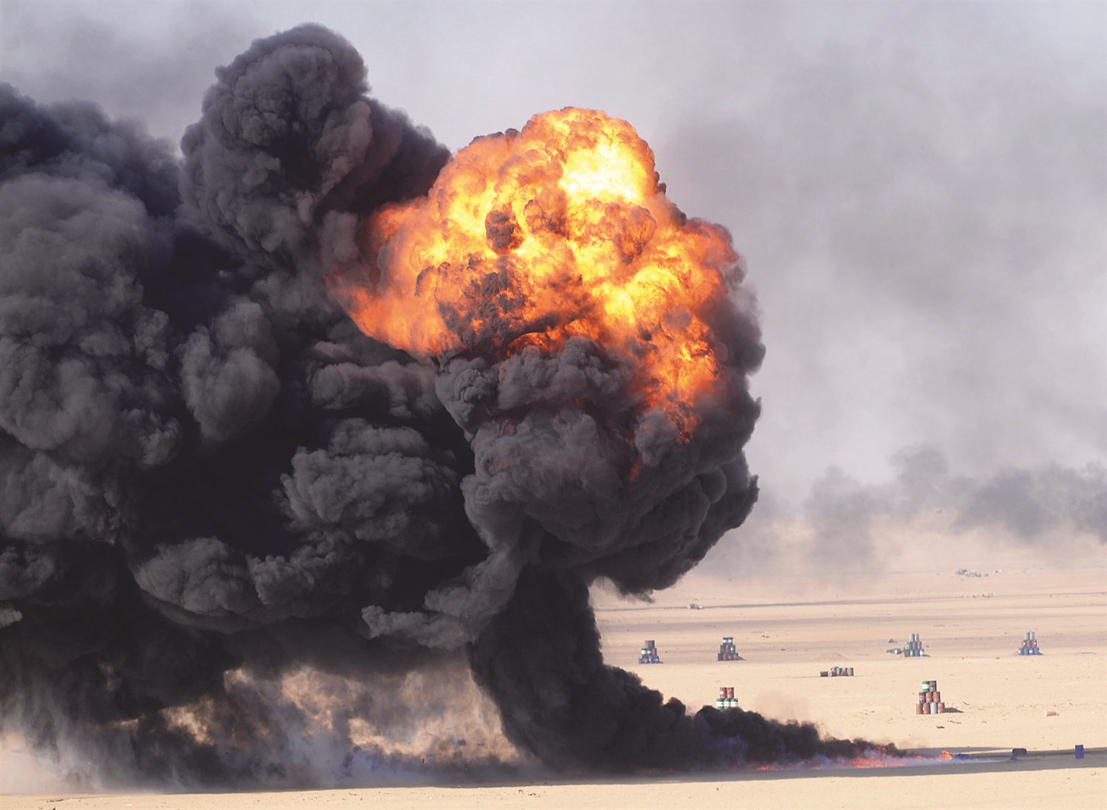 الأرض اشتعلت في وجه القوات المخترقة للحدود (تصوير أسعد عبدالله)