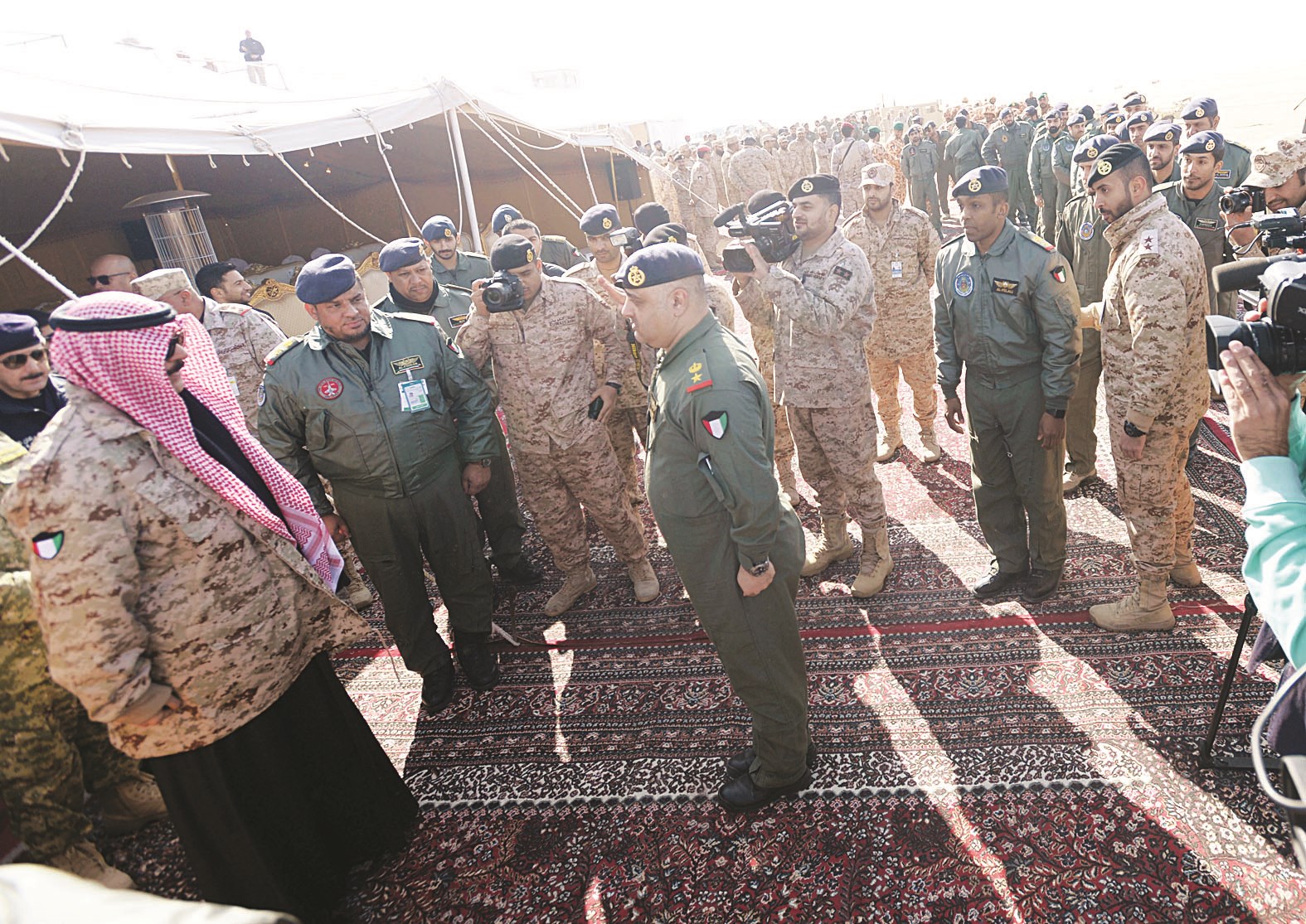 الوزير الخالد يهنئ الضباط المشاركين على نجاح التمرين