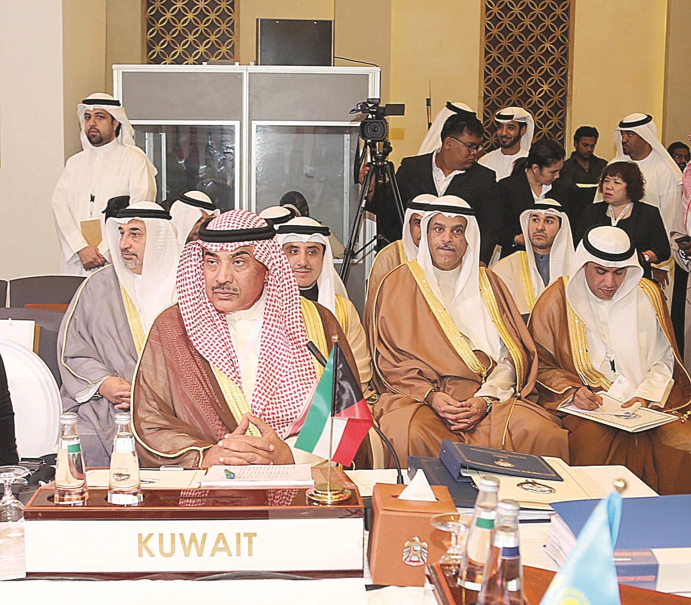 ... ومترئساً وفد الكويت في الاجتماع