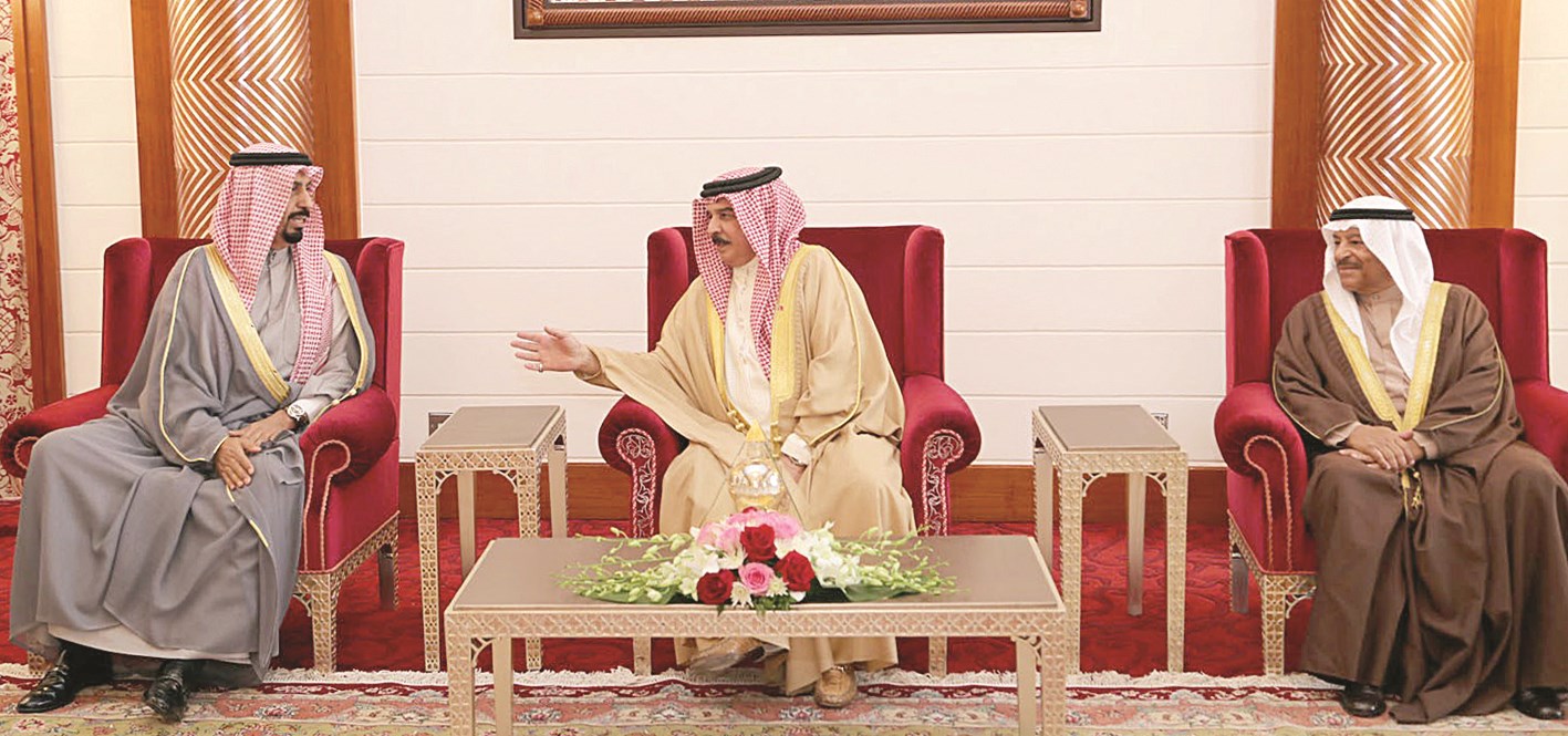 u0645u0644u0643 u0627u0644u0628u062du0631u064au0646 u062du0645u062f u0628u0646 u0639u064au0633u0649 u0644u062fu0649 u0627u0633u062au0642u0628u0627u0644u0647 u0627u0644u0633u0641u064au0631 u0627u0644u062eu0627u0644u062f