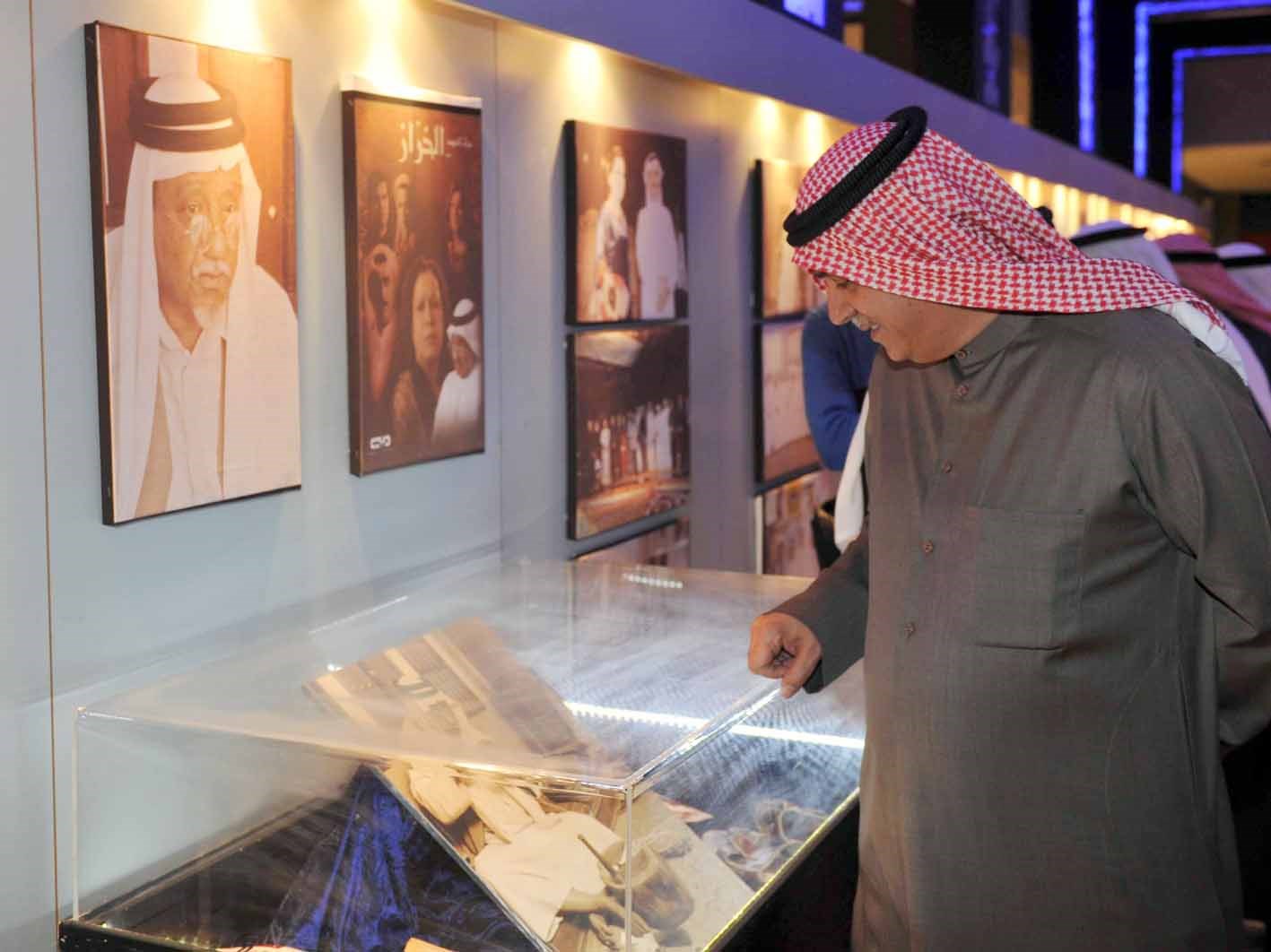 اليوحة يتابع صور المعرض