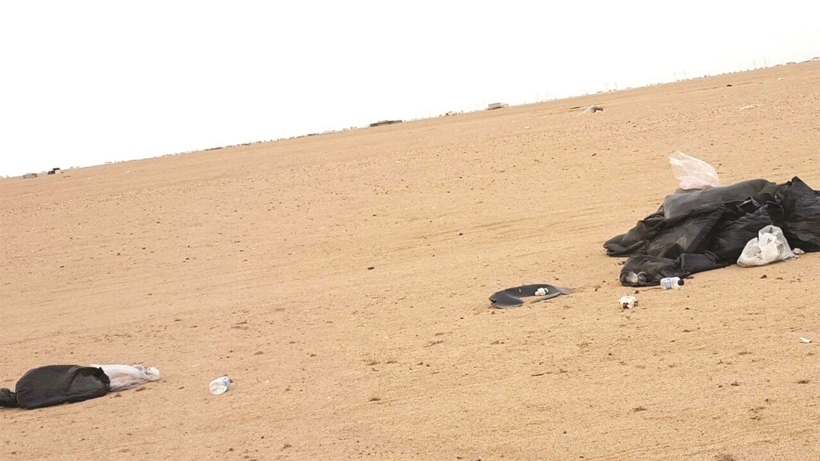 u0627u0644u0645u062eu064au0645u0648u0646 u064au062au0631u0643u0648u0646 u0648u0631u0627u0621u0647u0645 u0623u0643u0648u0627u0645u0627 u0645u0646 u0627u0644u0623u0648u0633u0627u062e u0641u064a u0643u0644 u0645u0643u0627u0646 u0628u0627u0644u0628u0631