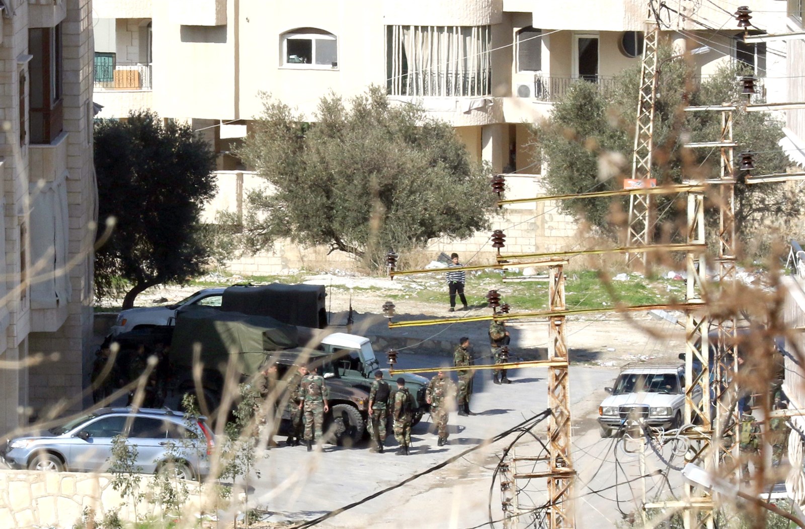 u0642u0648u0629 u0645u0646 u0627u0644u062cu064au0634 u062au062du0627u0635u0631 u0645u0646u0632u0644 u0627u0644u0639u0627u0635u064a u0641u064a u0635u064au062fu0627         (u0627 u0641 u0628)