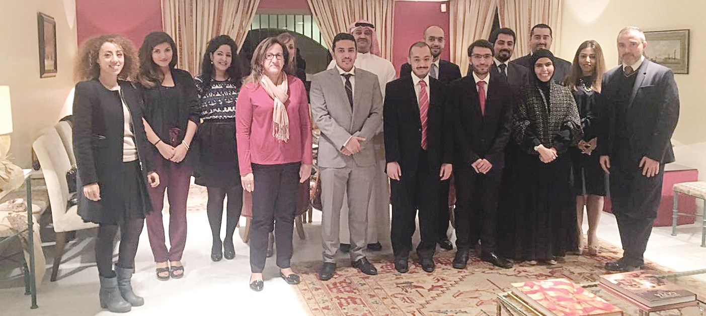 u0627u0644u0633u0641u064au0631 u0627u0644u0641u0631u0646u0633u064a u0648u0627u0644u0623u0637u0628u0627u0621 u0627u0644u0643u0648u064au062au064au0648u0646