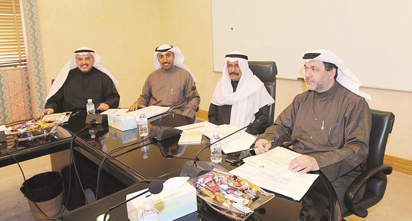 u0627u062cu062au0645u0627u0639 u0644u062cu0646u0629 u0627u0644u0644u0627u0626u062du0629 u0627u0644u062fu0627u062eu0644u064au0629 (u062au0635u0648u064au0631 u0643u0631u0645 u0630u064au0627u0628)