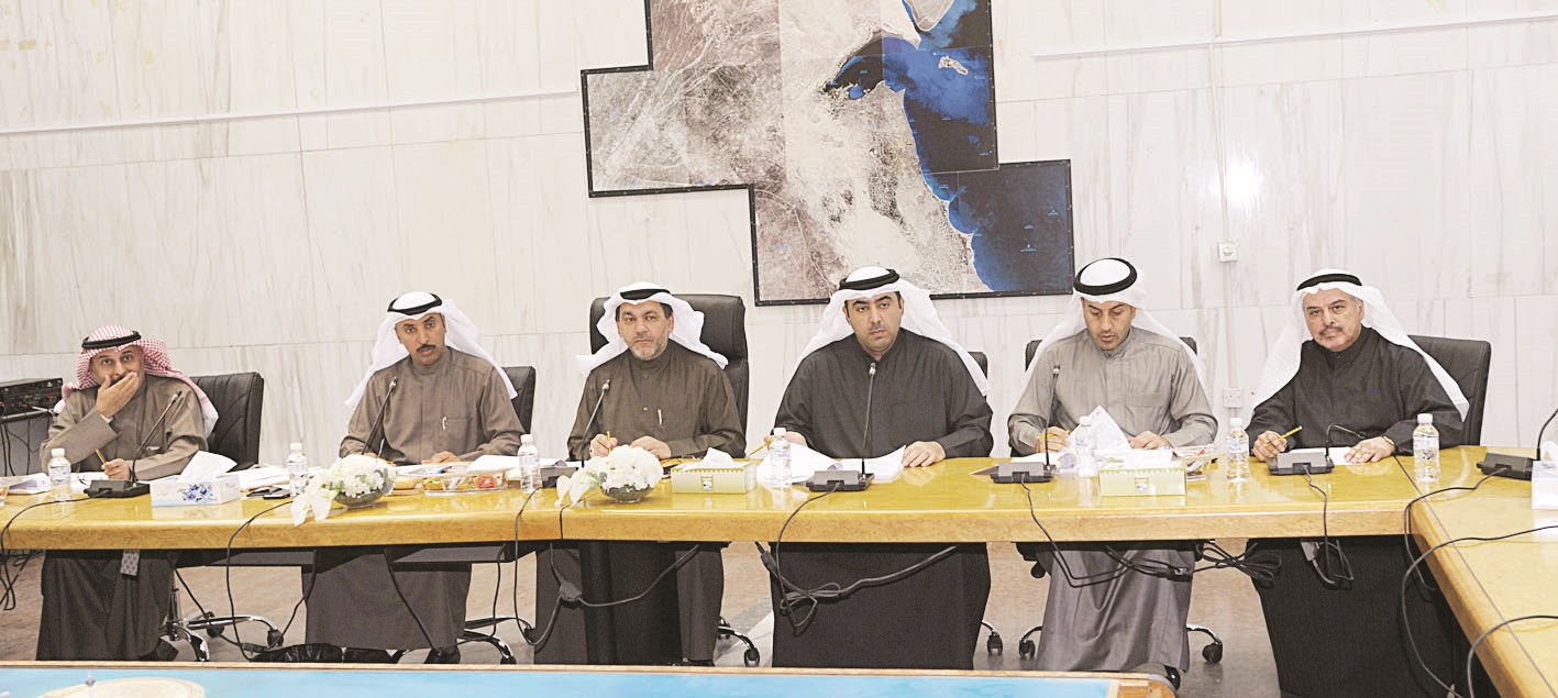 u062cu0627u0646u0628 u0645u0646 u0627u062cu062au0645u0627u0639 u0644u062cu0646u0629 u0627u0644u0639u0627u0635u0645u0629 (u062au0635u0648u064au0631 u0643u0631u0645 u0630u064au0627u0628)