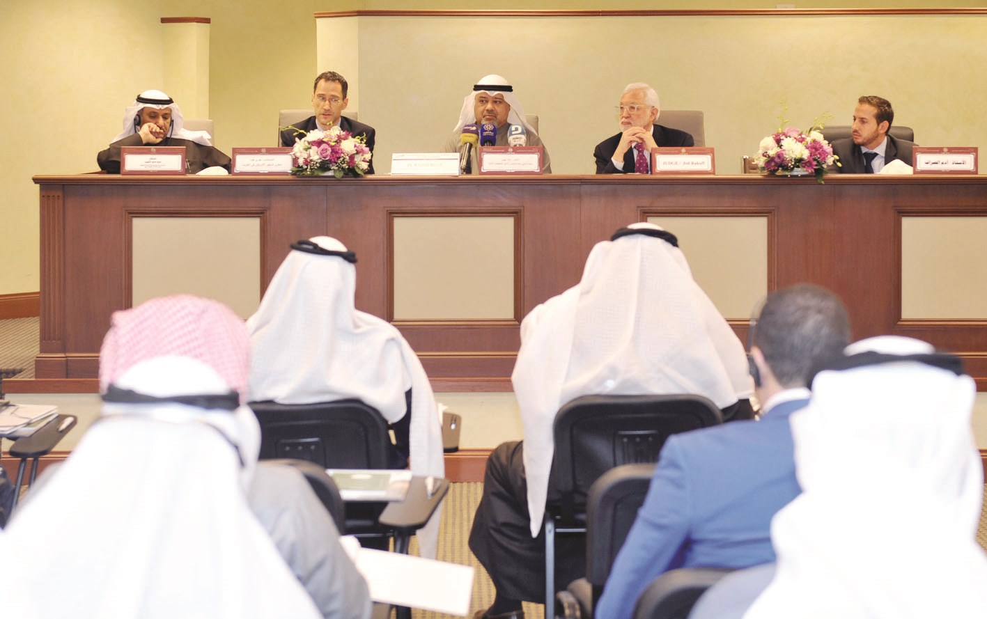 u0627u0644u0645u0634u0627u0631u0643u0648u0646 u0641u064a u0648u0631u0634u0629 u0623u062au0645u062au0629 u0627u0644u0645u062du0627u0643u0645 (u062au0635u0648u064au0631 u0633u0639u062f u0647u0646u062fu0627u0648u064a)