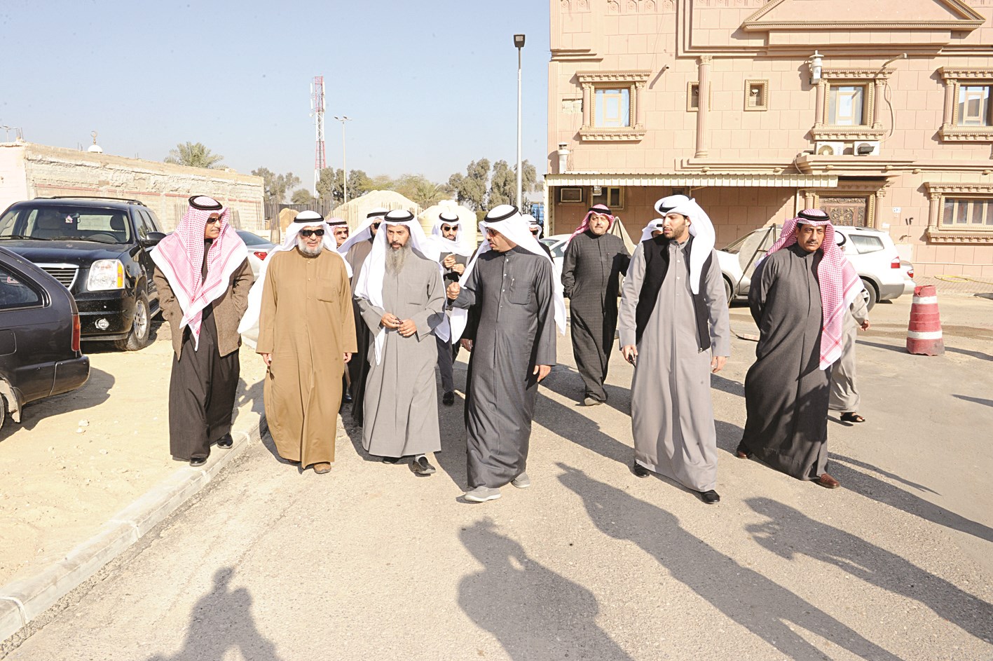 u0627u0644u0645u0637u0648u0639 u0648u0645u0631u0627u0641u0642u0648u0647 u062eu0644u0627u0644 u0627u0644u062cu0648u0644u0629 u0627u0644u062au0641u0642u062fu064au0629 (u062au0635u0648u064au0631 u0637u0627u0631u0642 u0639u0632 u0627u0644u062fu064au0646)