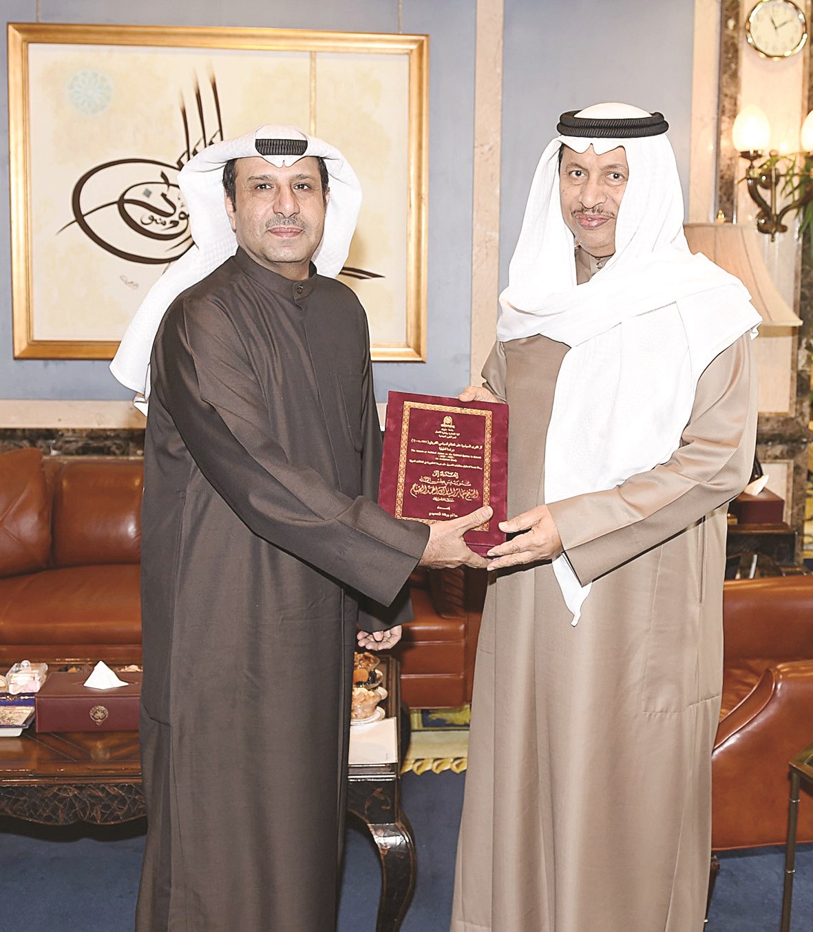 ... ومتسلماً من السعيدي أطروحة الدكتوراه