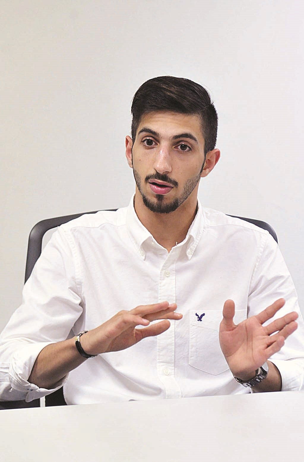 u0623u062du0645u062f u0627u0644u0632u0646u0643u064a... u0634u063au0648u0641 u0644u0644u0639u0648u062fu0629 u0625u0644u0649 u0627u0644u0645u0644u0627u0639u0628 (u062au0635u0648u064au0631 u0646u0648u0631 u0647u0646u062fu0627u0648u064a)