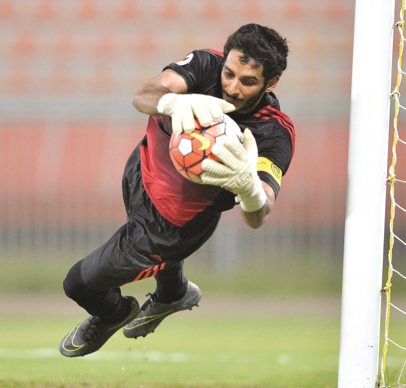 u062du0627u0631u0633 u0627u0644u0646u0635u0631 u0623u062du0645u062f u0639u0627u062fu064a u064au062au062du0645u0644 u0645u0633u0624u0648u0644u064au0629 u0627u0644u0647u062fu0641 u0627u0644u0623u0648u0644 (u0627u0644u0623u0632u0631u0642 u062fu0648u062a u0643u0648u0645)