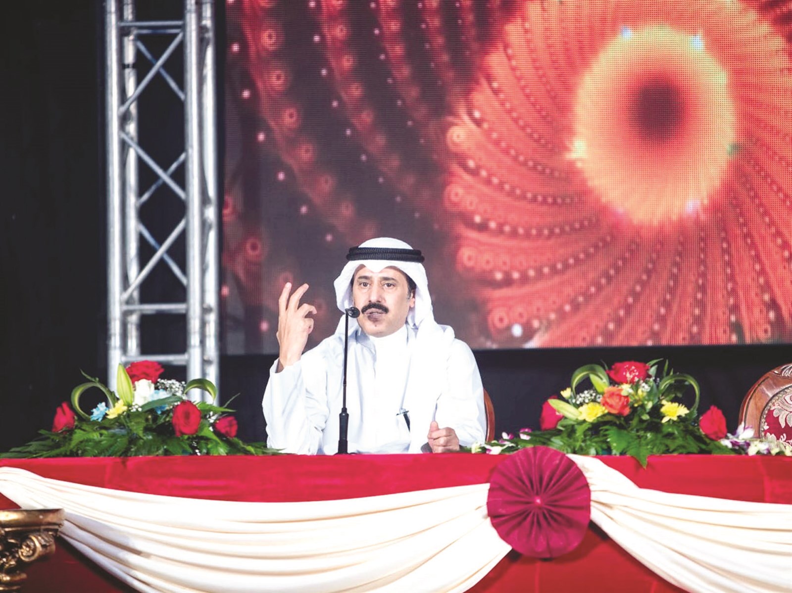 عريف الأمسية عبدالمحسن البرقاوي