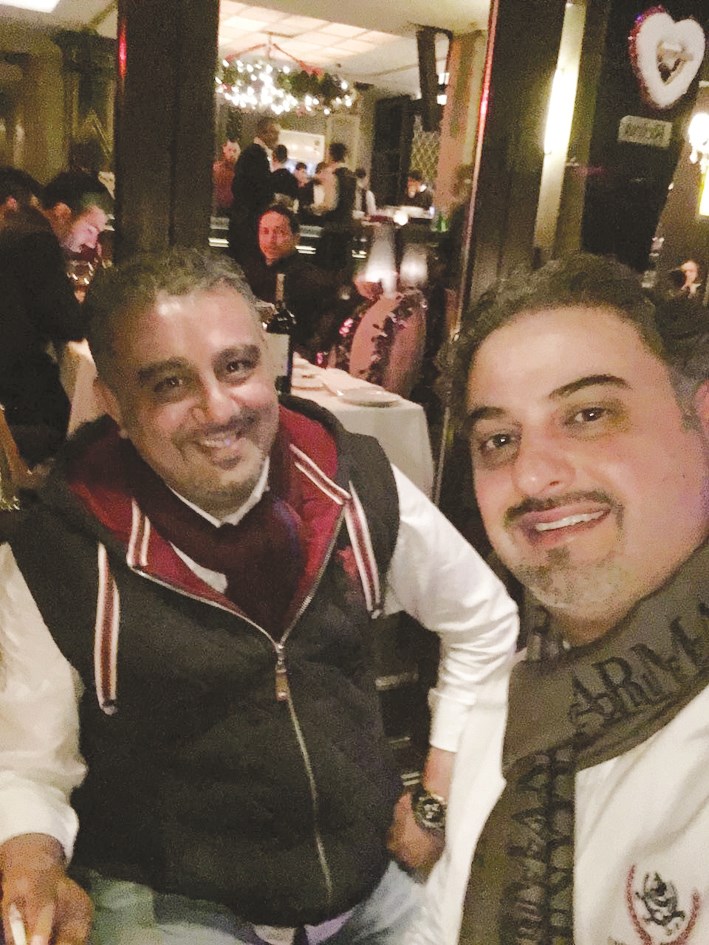 ... ومع الفقيد عادل قبل المذبحة بدقائق