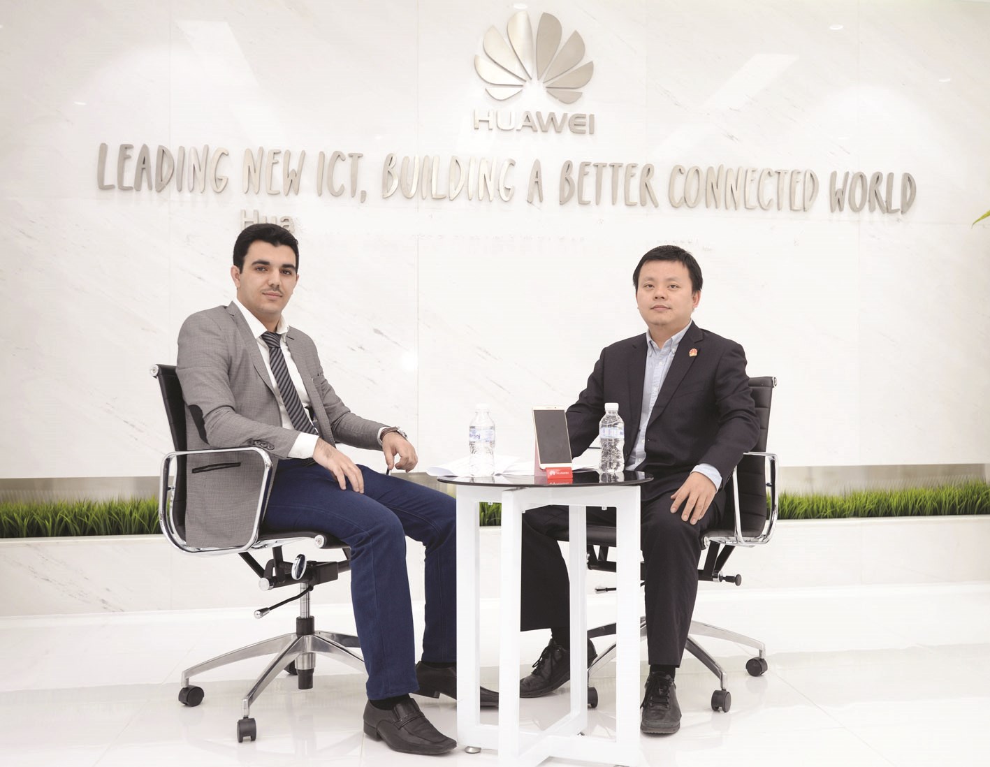 u0648u064a u0645u062au062du062fu062bu0627u064b u0644u0644u0632u0645u064au0644 u0639u0644u064a u0642u0627u0633u0645 (u062au0635u0648u064au0631 u0632u0643u0631u064au0627 u0639u0637u064au0629)