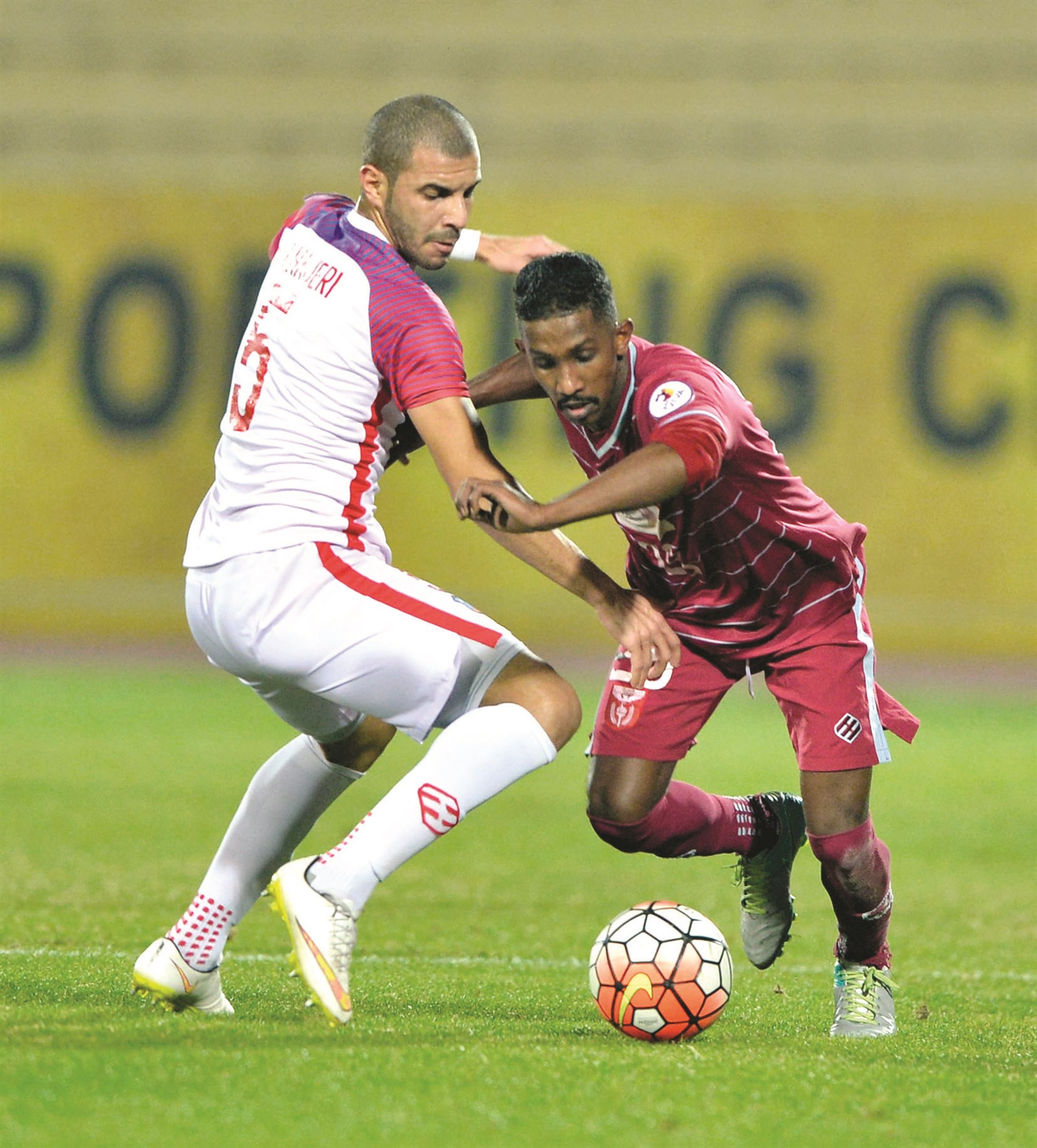 u00abu0627u0644u0643u0648u064au062au00bb u0623u0648u0642u0641 u0642u0637u0627u0631 u0627u0644u0646u0635u0631 u0641u064a u0627u0644u062fu0648u0631u064a u0623u0645u0633 (u0627u0644u0623u0632u0631u0642 u062fu0648u062a u0643u0648u0645)