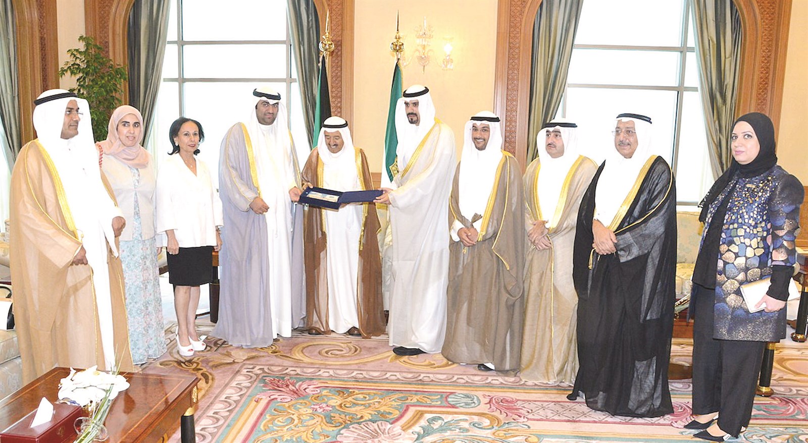 u0635u0627u062du0628 u0627u0644u0633u0645u0648 u0645u062au0648u0633u0637u0627u064b u0627u0644u0631u0648u0636u0627u0646 u0648u0623u0639u0636u0627u0621 u0645u062cu0644u0633 u0625u062fu0627u0631u0629 u0647u064au0626u0629 u062au0634u062cu064au0639 u0627u0644u0627u0633u062au062bu0645u0627u0631