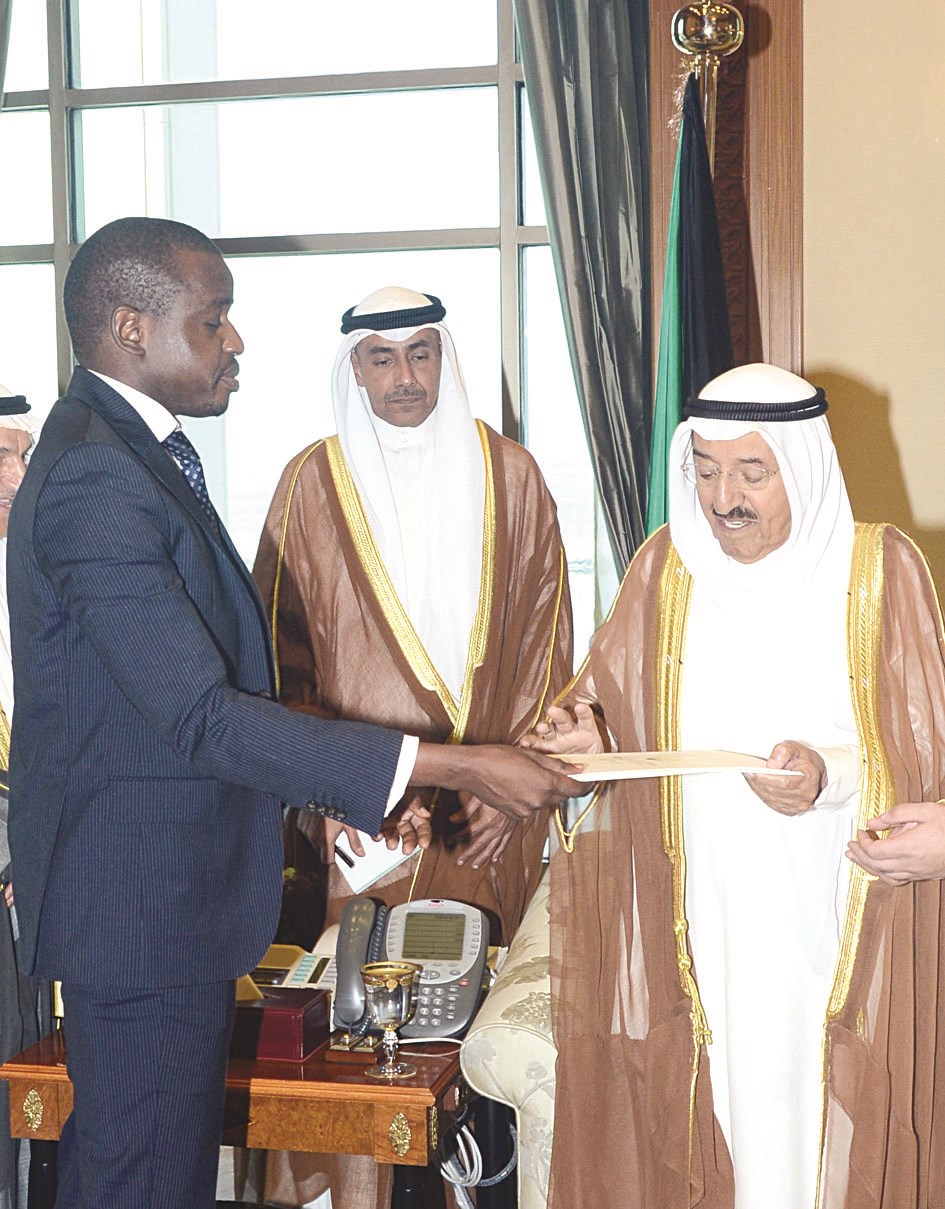 ...ومتسلماً رسالة من رئيس غينيا بيساو