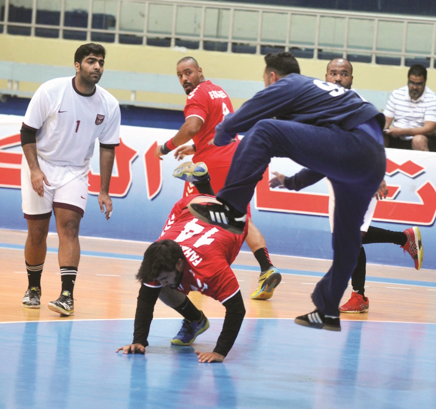 u062du0627u0631u0633 u0627u0644u0646u0635u0631 u0639u0628u062fu0627u0644u0648u0647u0627u0628 u0627u0644u0639u0646u0632u064a u0645u0635u0637u062fu0645u0627u064b u0628u0644u0627u0639u0628 u0627u0644u0641u062du064au062du064au0644 u064au0648u0633u0641 u0627u0644u0639u062cu0645u064a (u062au0635u0648u064au0631 u0633u0639u062f u0647u0646u062fu0627u0648u064a)