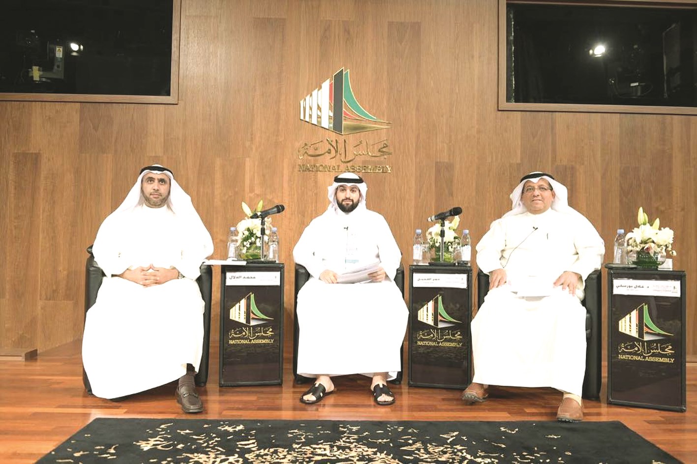 u0627u0644u062fu0644u0627u0644 u0648u0628u0648u0631u0633u0644u064a u0648u0628u064au0646u0647u0645u0627 u0645u0642u062fu0645 u0627u0644u062cu0644u0633u0629