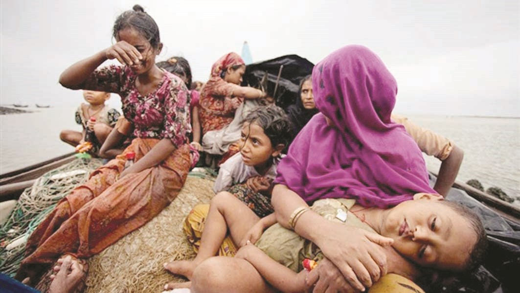 ناجيات يركبن البحر إلى المجهول