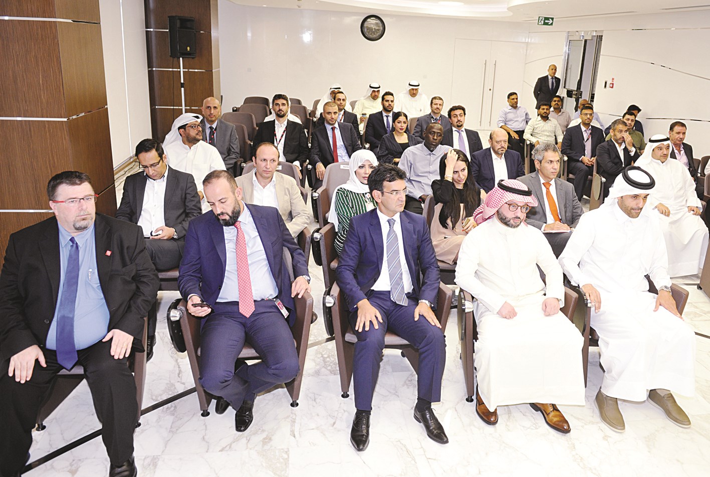 المشاركون في المؤتمر الصحافي      (تصوير سعد هنداوي)