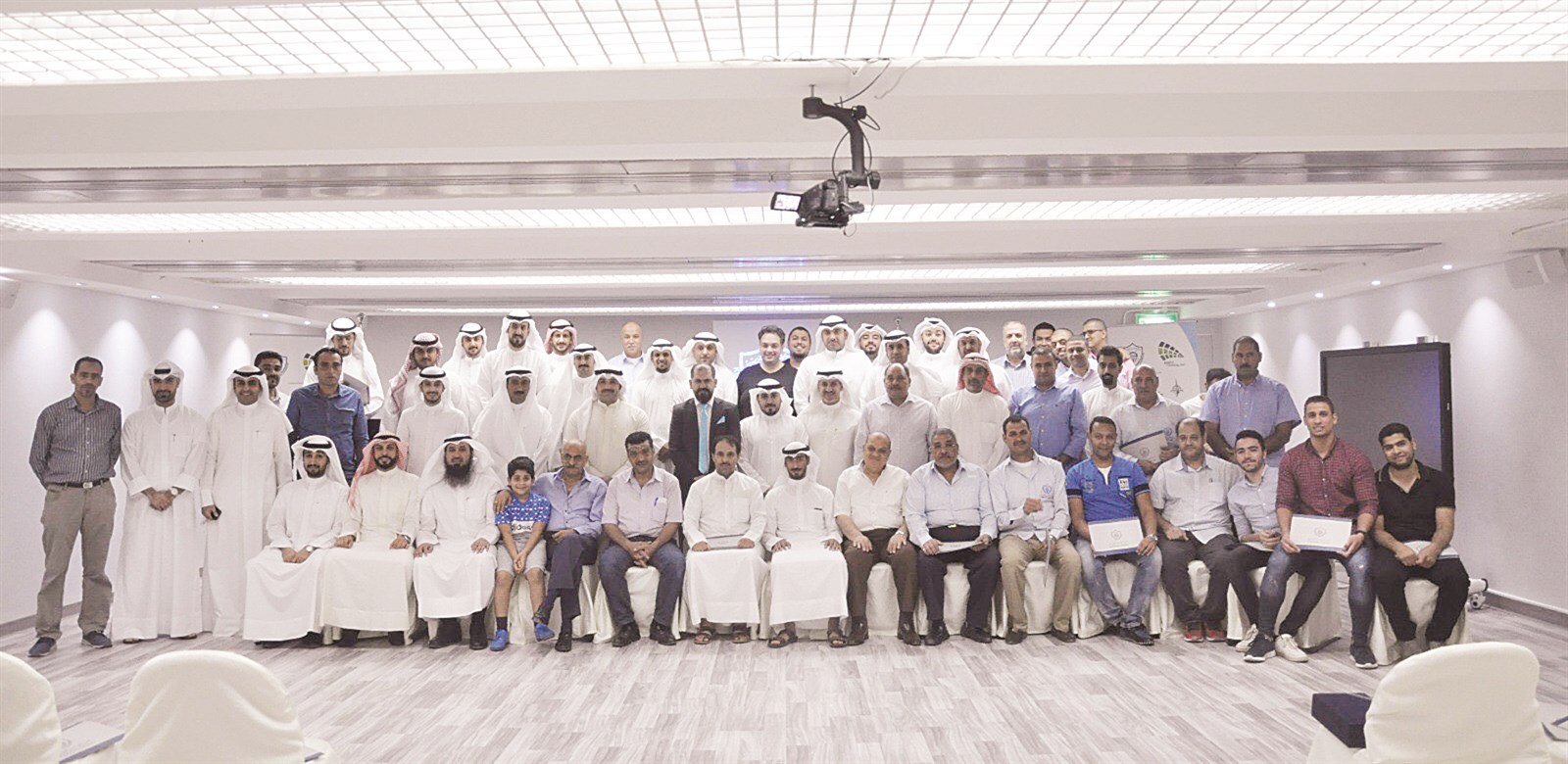 ... ومع الإعلاميين والمهندسين المتطوعين