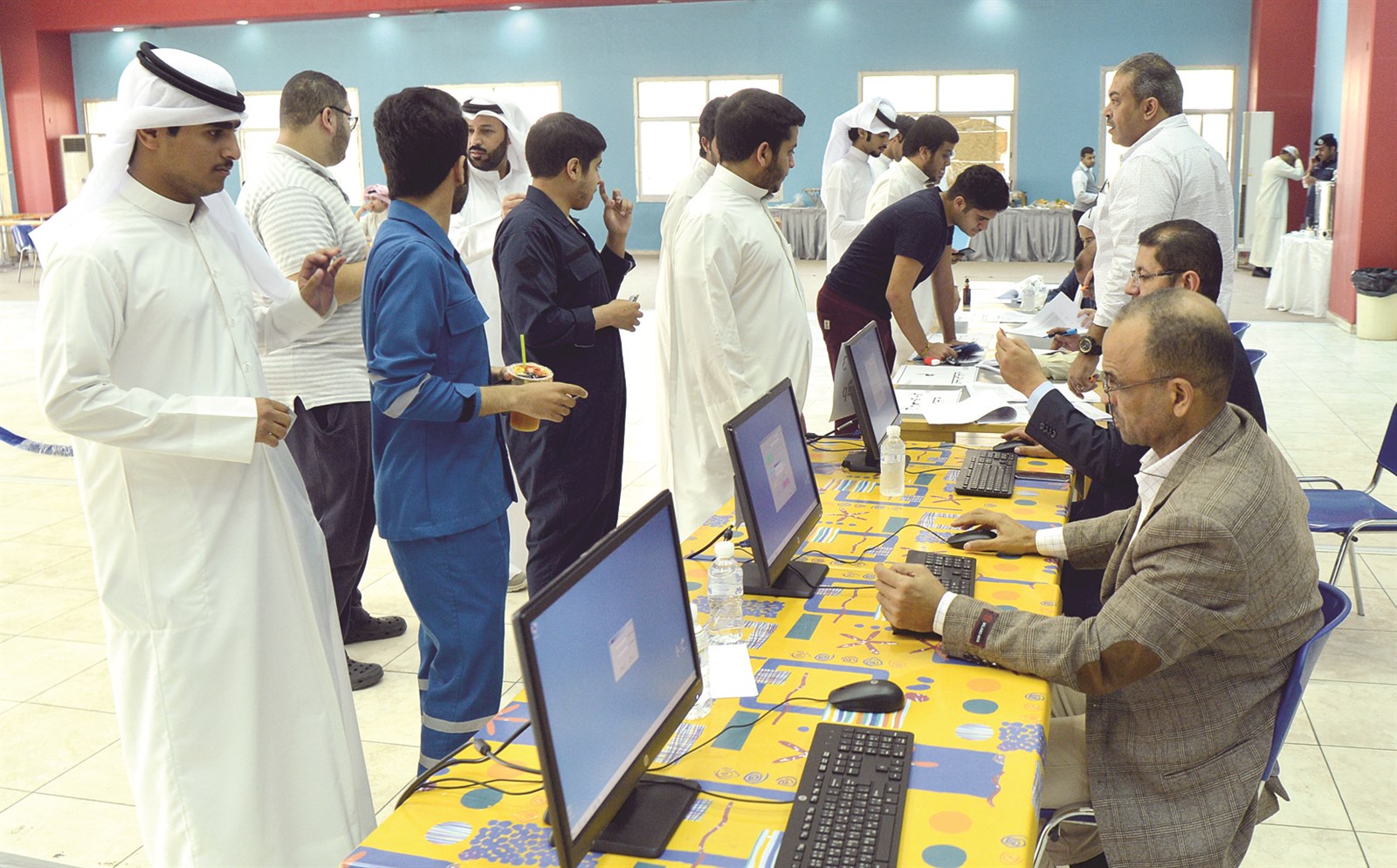 تدقيق على بيانات الطلبة