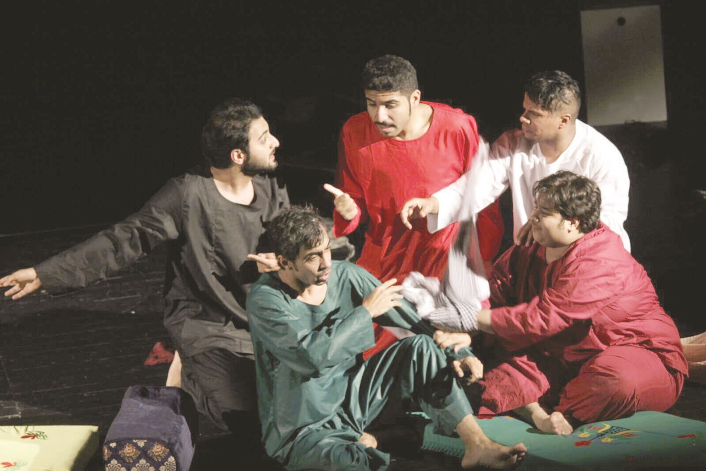 ... ومن «همس الكراسي»