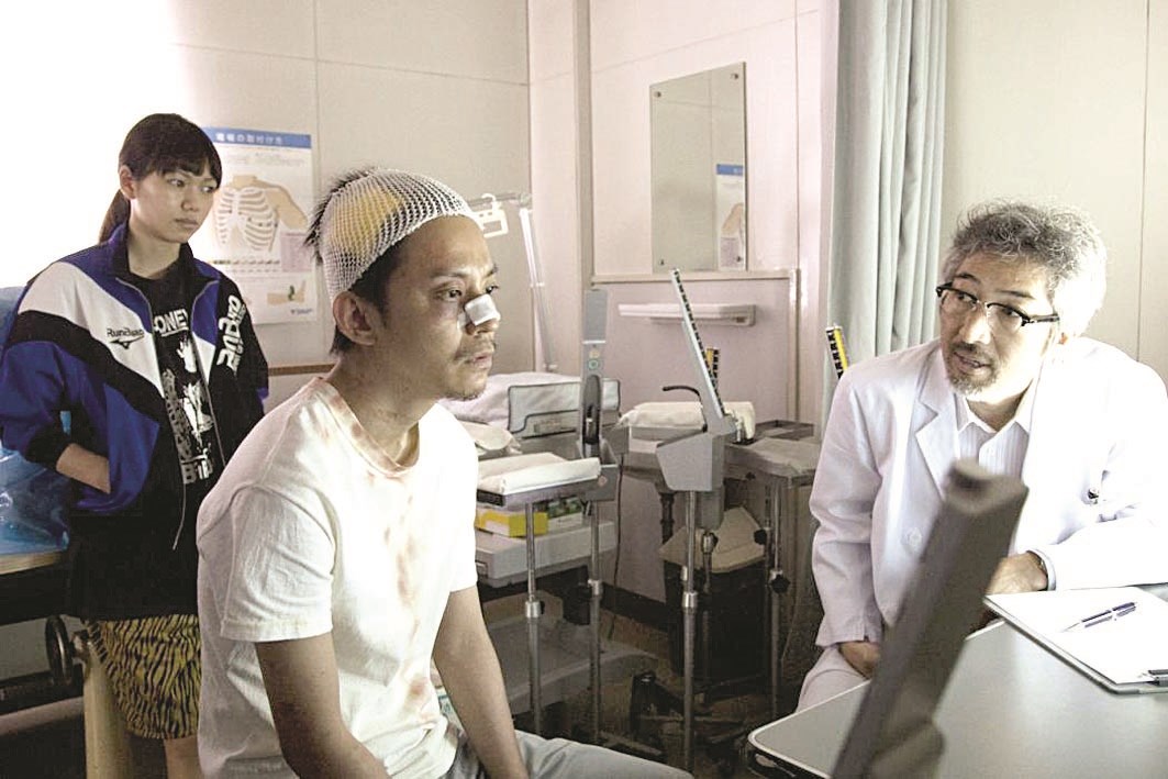 u0633u0648u0628u0627u0631u0648 u0641u0627u0642u062fu0627u064b u0630u0627u0643u0631u062au0647 u0641u064a u00abLa La La at Rock Bottomu00bb