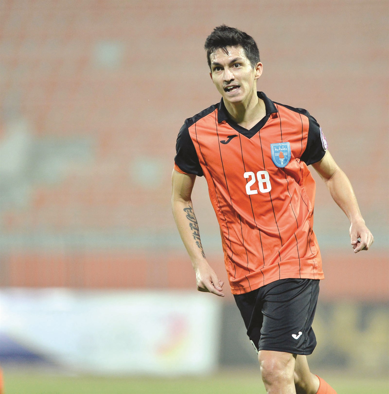 u062cu0648u0644u064au0627u0646u0648 u0645u064au0646u064au0631u0648 u0644u0627u0639u0628 u0643u0627u0638u0645u0629 u0645u062du062au0641u0644u0627u064b u0628u0647u062fu0641u0647 u0641u064a u0645u0631u0645u0649 u0627u0644u0646u0635u0631       (u0627u0644u0623u0632u0631u0642 u062fu0648u062a u0643u0648u0645)