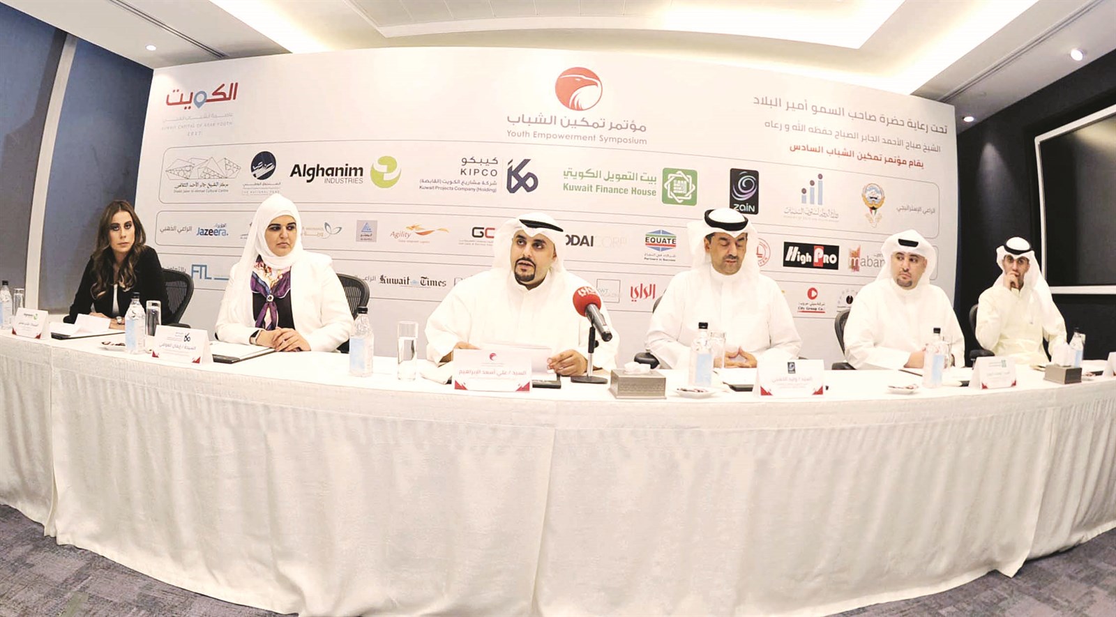 u062cu0627u0646u0628 u0645u0646 u0627u0644u0645u0624u062au0645u0631 u0627u0644u0635u062du0627u0641u064a (u062au0635u0648u064au0631 u0633u0639u062f u0647u0646u062fu0627u0648u064a)