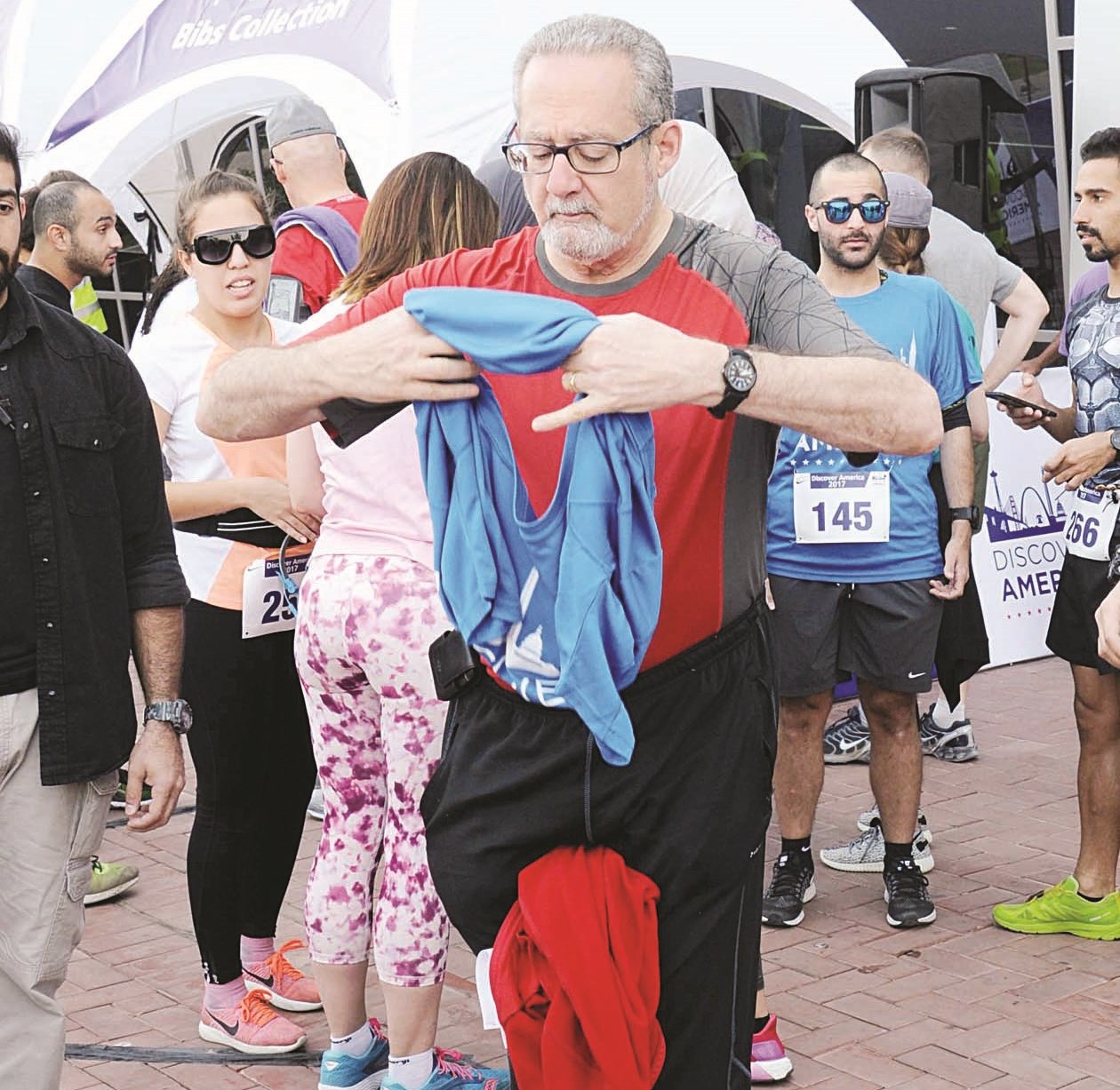 u0633u064au0644u0641u0631u0645u0627u0646 u064au0633u062au0639u062f u0644u0644u0645u0634u0627u0631u0643u0629 u0641u064a u0627u0644u0645u0627u0631u0627u062bu0648u0646