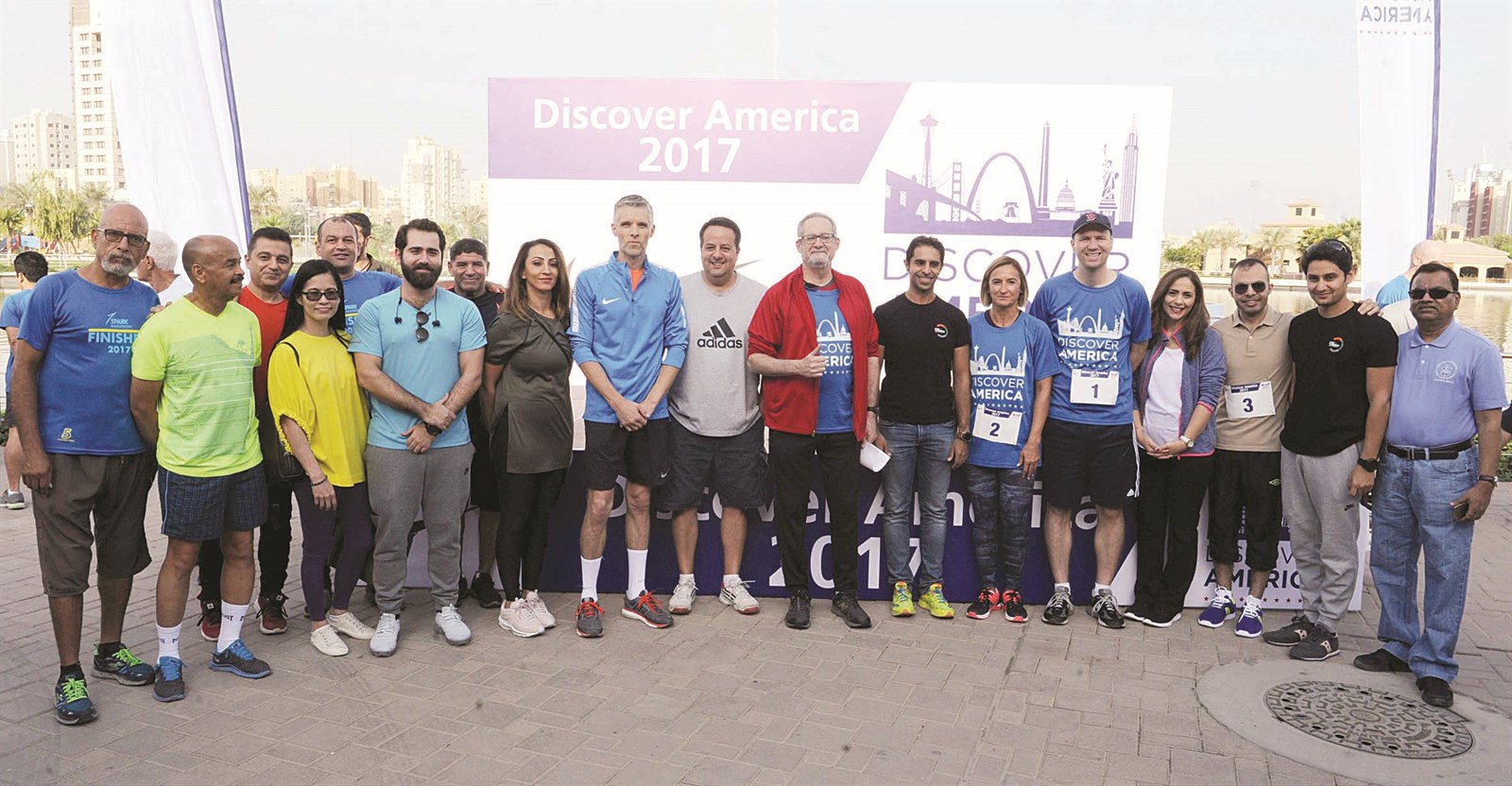 ...ومتوسطاً عدداً من المشاركين