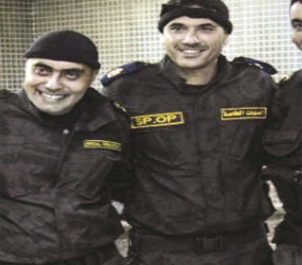 u0635u0648u0631u0629 u062au062cu0645u0639 u0627u0644u0634u0647u064au062f u0627u0644u0645u0642u062fu0645 u0639u0645u0631u0648 u0635u0644u0627u062d u0645u0639 u0627u0644u0641u0646u0627u0646 u0623u062du0645u062f u0639u0632 u0641u064a u0641u064au0644u0645 u00abu0627u0644u062eu0644u064au0629u00bb