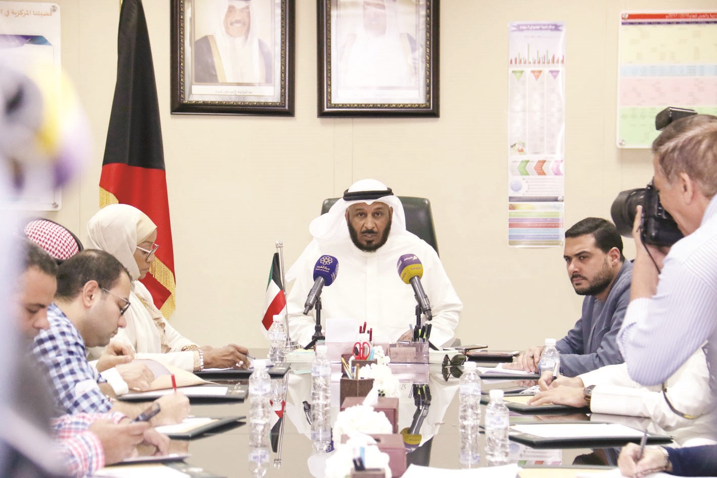 u0627u0644u062eu0631u0627u0632 u0645u062au062du062fu062bu0627u064b u0641u064a u0627u0644u0645u0624u062au0645u0631 u0627u0644u0635u062du0627u0641u064a (u062au0635u0648u064au0631 u0628u0633u0627u0645 u0632u064au062fu0627u0646)