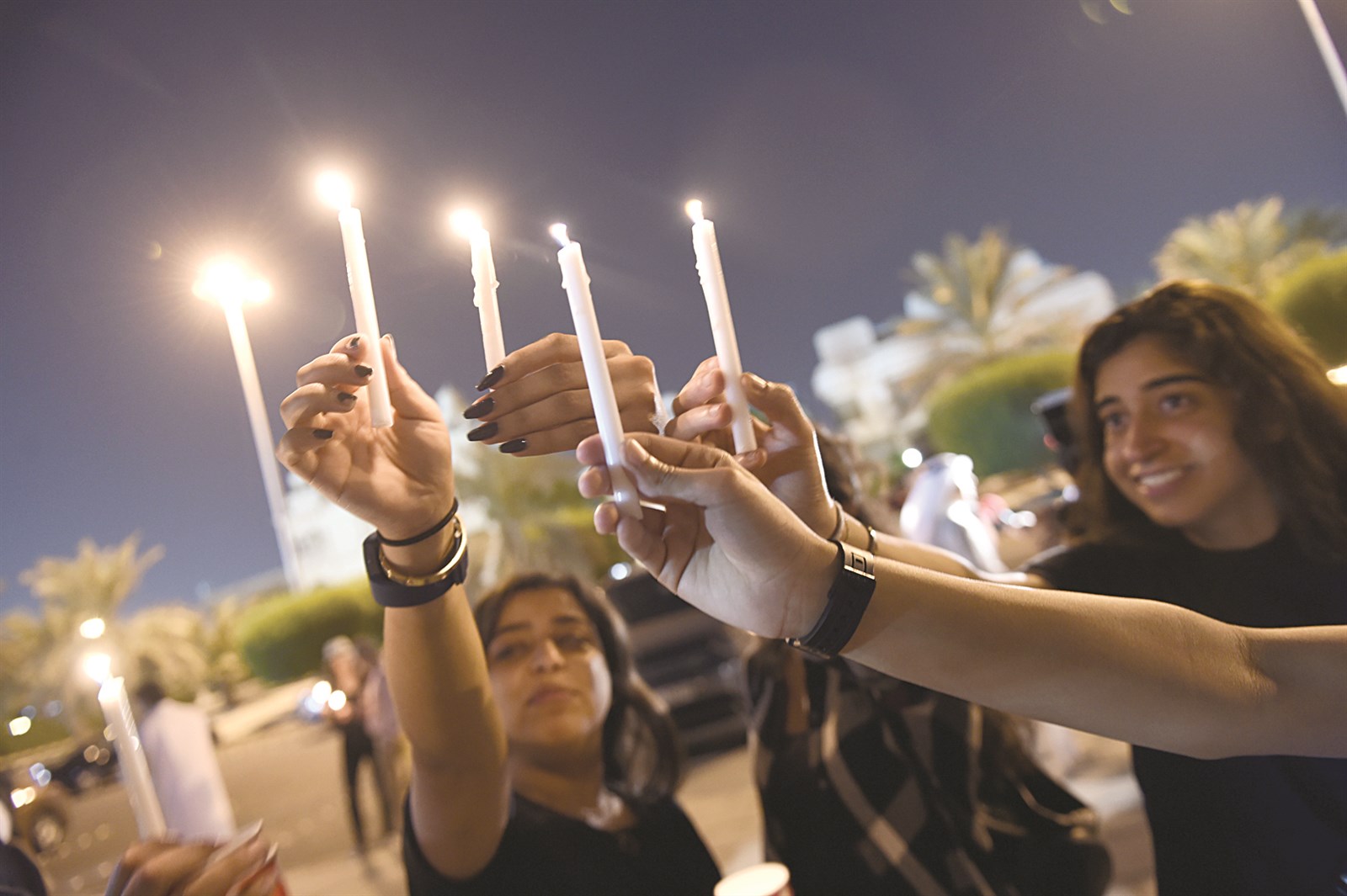 u0627u0644u0634u0645u0648u0639 u0627u0644u0645u0636u0627u0621u0629... u0627u062du062au062cu0627u062cu0627u064b (u062au0635u0648u064au0631 u0623u0633u0639u062f u0639u0628u062fu0627u0644u0644u0647)