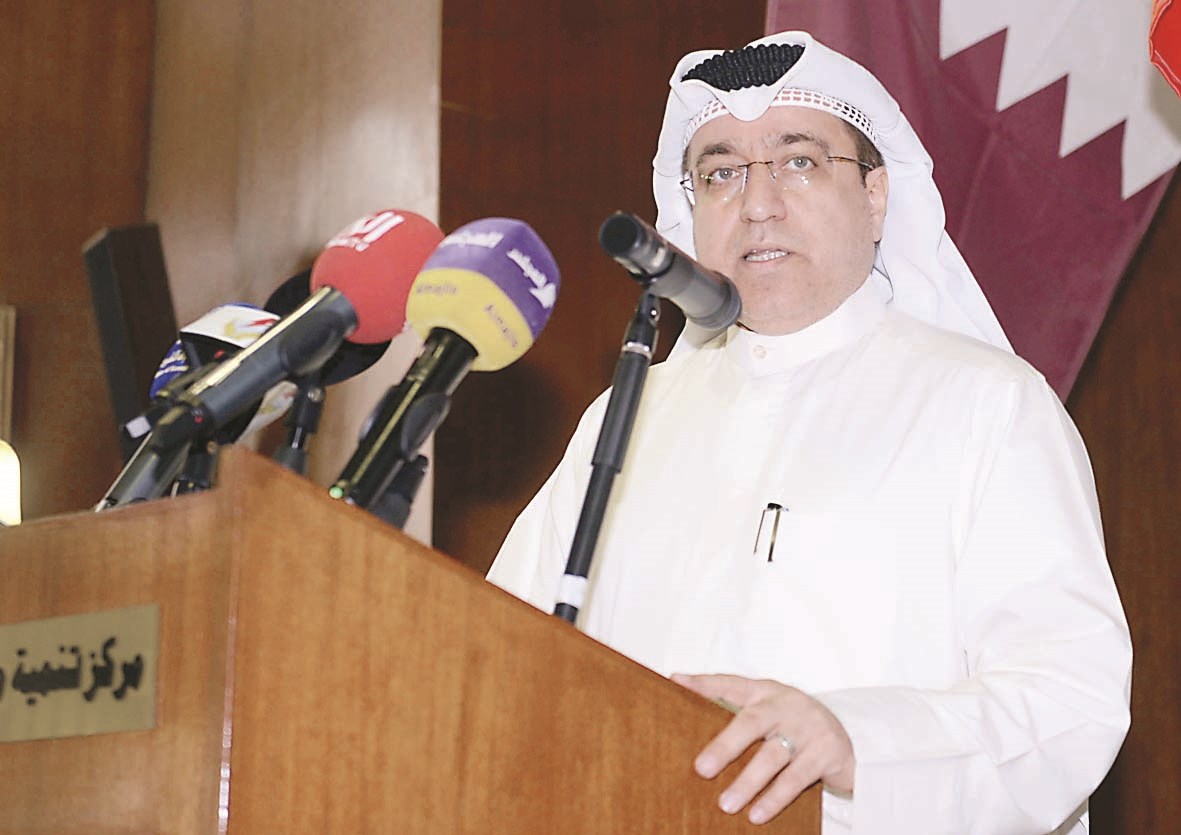 بوشهري يلقي كلمته