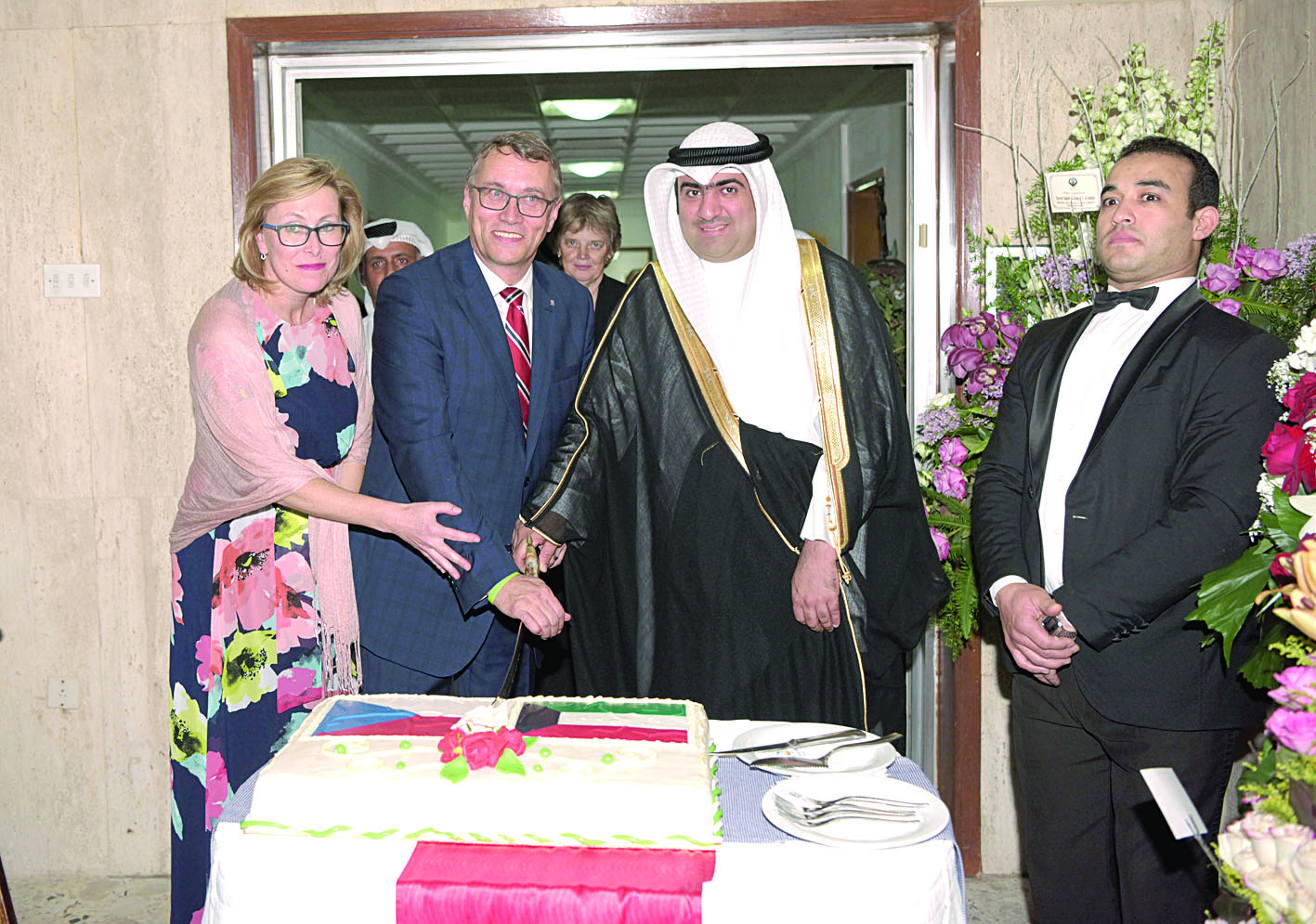 u0627u0644u0631u0648u0636u0627u0646 u0648u0627u0644u0633u0641u064au0631 u0627u0644u062au0634u064au0643u064a u064au0642u0637u0639u0627u0646 u0642u0627u0644u0628 u0627u0644u062du0644u0648u0649 (u062au0635u0648u064au0631 u0628u0633u0627u0645 u0632u064au062fu0627u0646)