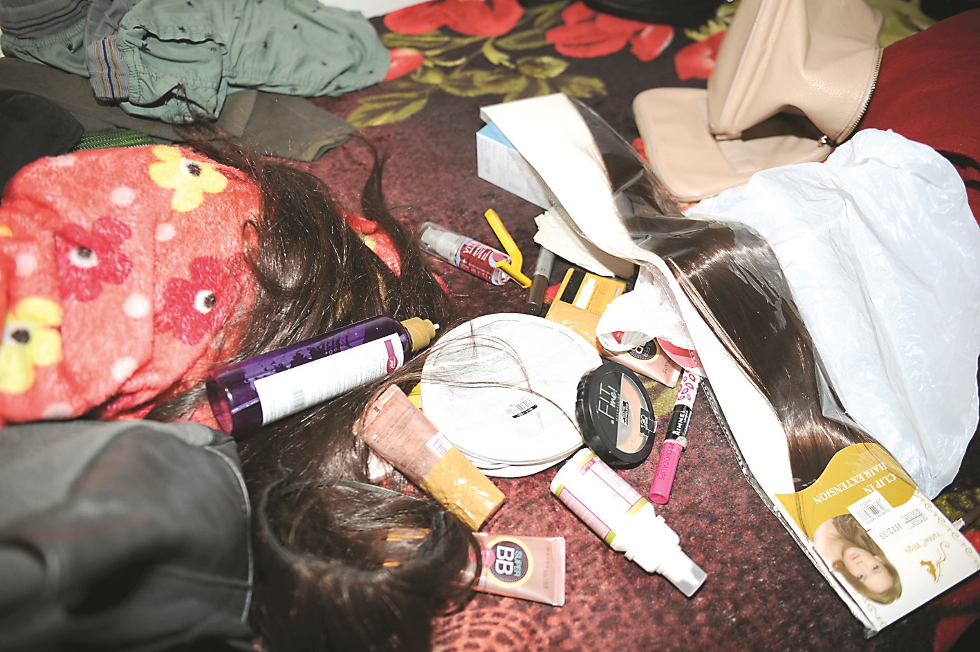 مواد تجميل في معهد مساج رجالي بالفحيحيل