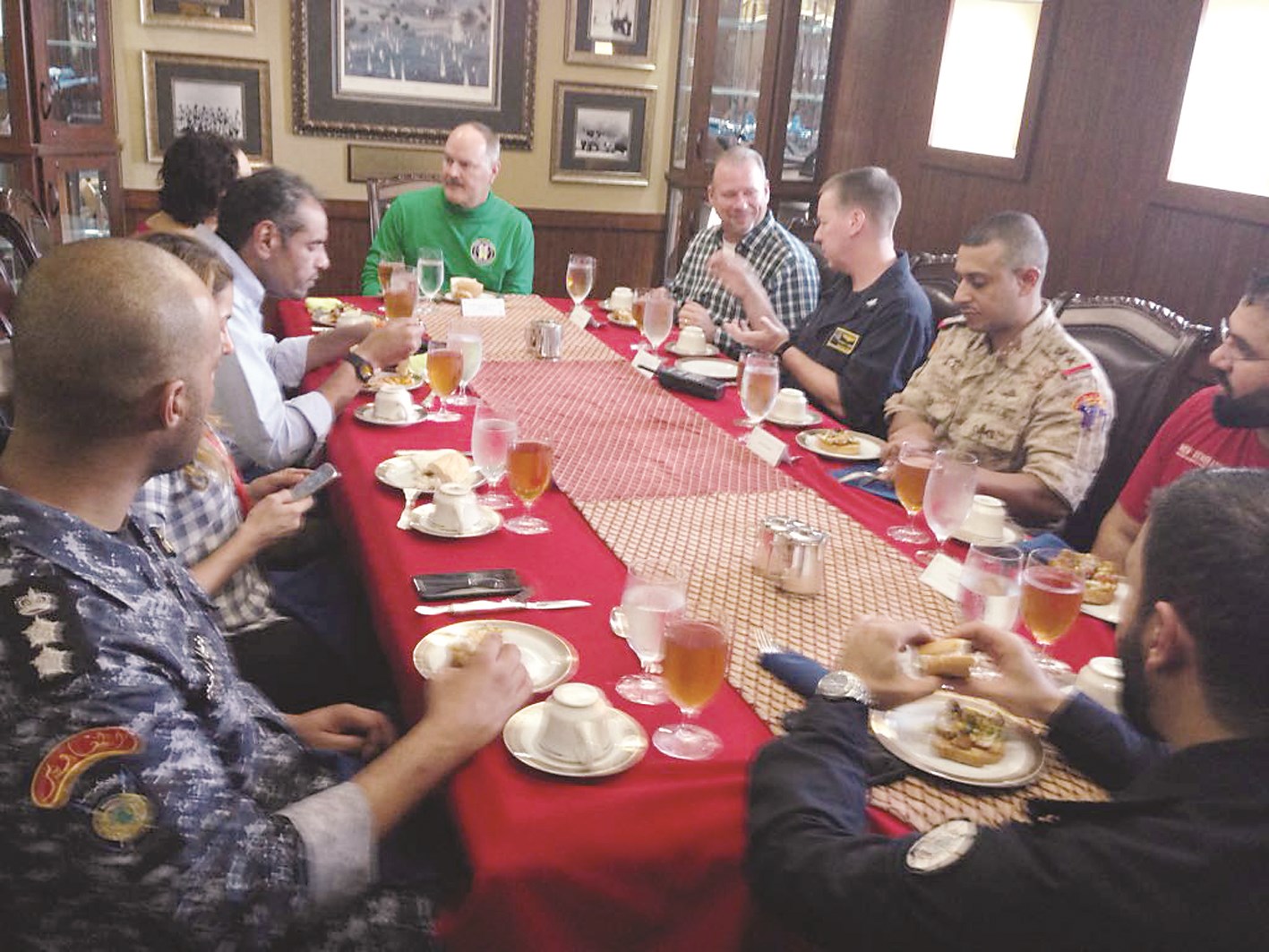 هاريس مُتحدثاً للوفد