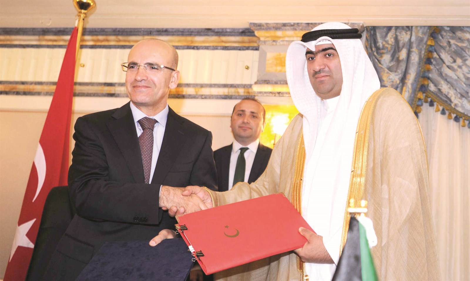 u062cu0627u0646u0628 u0645u0646 u062au0648u0642u064au0639 u0627u0644u0627u062au0641u0627u0642u064au0627u062a (u062au0635u0648u064au0631 u0637u0627u0631u0642 u0639u0632u0627u0644u062fu064au0646)