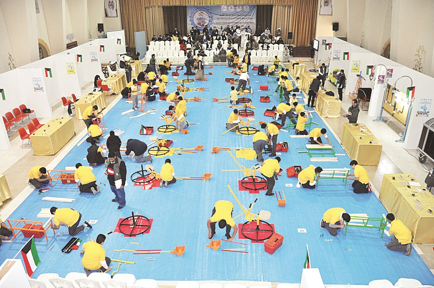 u0637u0644u0627u0628 u064au0633u062au0639u062fu0648u0646 u0644u0644u0645u0634u0627u0631u0643u0629 u0628u062au0637u0628u064au0642u0627u062au0647u0645 u0627u0644u0635u0646u0627u0639u064au0629