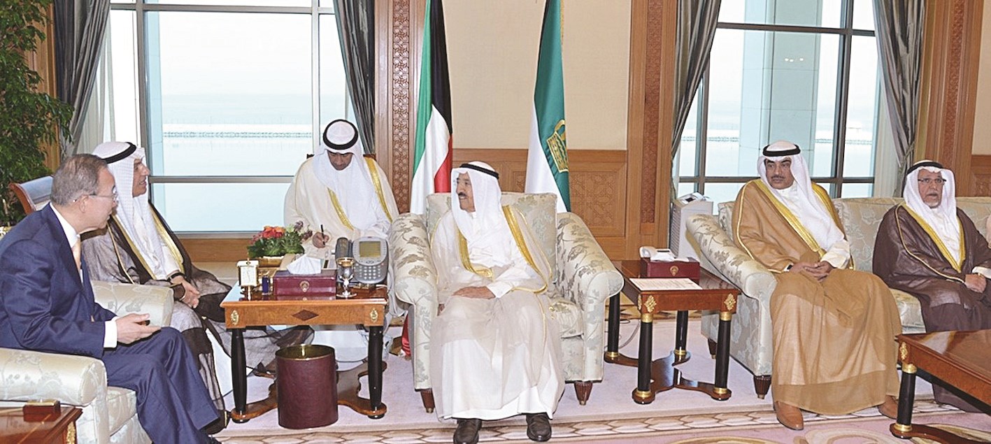 سمو الأمير مستقبلاً صباح الخالد وبان كي مون