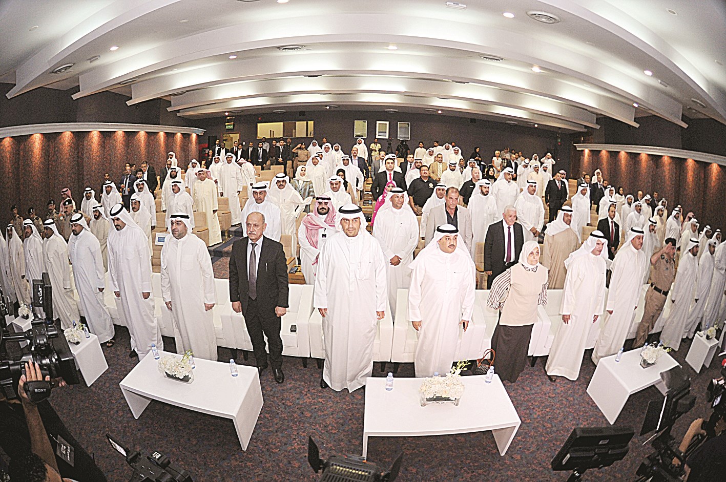 u0627u0644u0635u0627u0644u062d u0648u0627u0644u0635u0628u064au062d u0648u0627u0644u062cu0644u0627u0648u064a u0648u0623u0628u0644 u0648u0648u0632u064au0631 u0627u0644u0646u0642u0644 u0627u0644u0639u0631u0627u0642u064a u0643u0627u0638u0645 u0627u0644u062du0645u0627u0645u064a u0641u064a u0645u0642u062fu0645 u0627u0644u062du0636u0648u0631 (u062au0635u0648u064au0631 u0633u0639u062f u0647u0646u062fu0627u0648u064a)