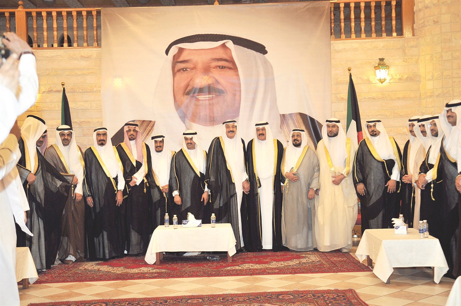 u0645u0634u0639u0644 u0627u0644u0645u0627u0644u0643 u0645u062au0648u0633u0637u0627u064eu064b u0639u062fu062fu0627u064b u0645u0646 u0634u064au0648u062e u0648u0623u0639u064au0627u0646 u0627u0644u0642u0628u0627u0626u0644