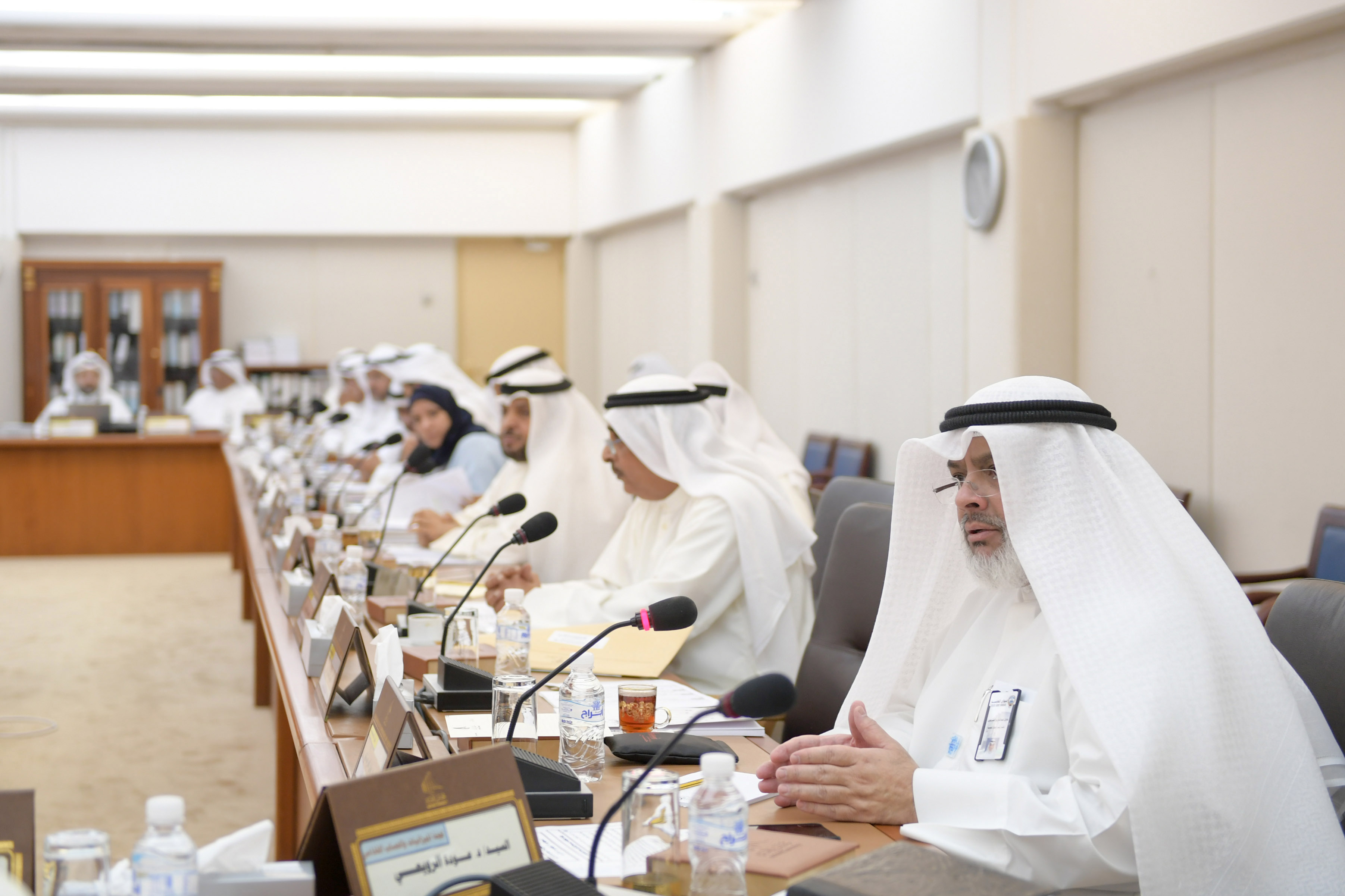 u062cu0627u0646u0628 u0645u0646 u0627u062cu062au0645u0627u0639 u0627u0644u0644u062cu0646u0629