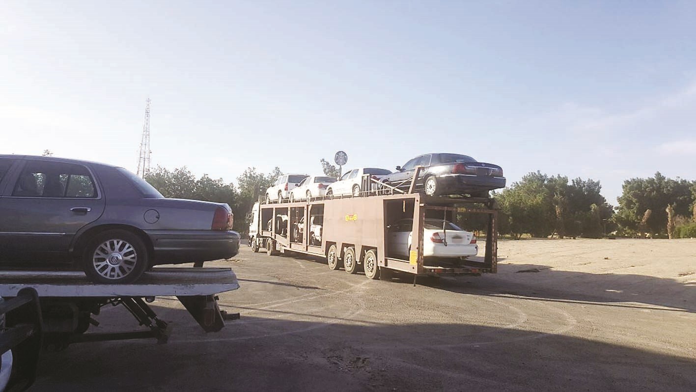 سيارات في طريقها إلى الحجز